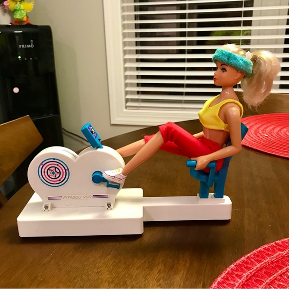 Vintage THE SUPER MODELS Keep Fit Cycling Machine Doll by Toy Concepts - Picture 3 of 15